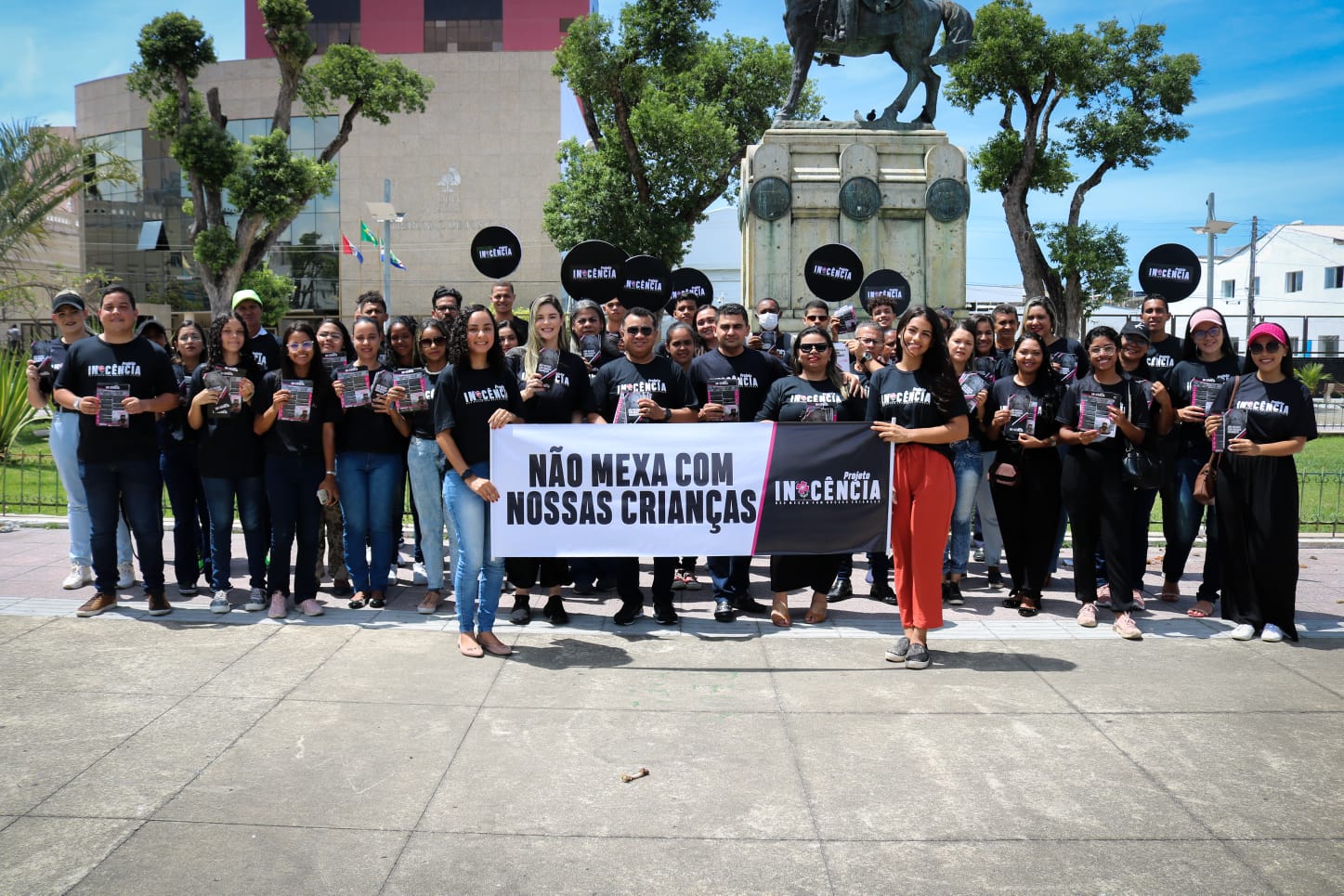 Você está visualizando atualmente VEREADOR OLIVEIRA LIMA ATRAVÉS DO PROJETO INOCÊNCIA,<br>MOBILIZA VOLUNTÁRIOS EM CAMINHADA CONTRA A PEDOFILIA NO<br>CENTRO DE MACEIÓ