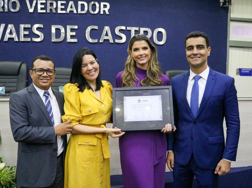 Leia mais sobre o artigo Vereador pastor Oliveira Lima propôs a entrega do título de cidadã honorária do município de Maceió a primeira-dama Marina Antunes Candia Figueiredo.